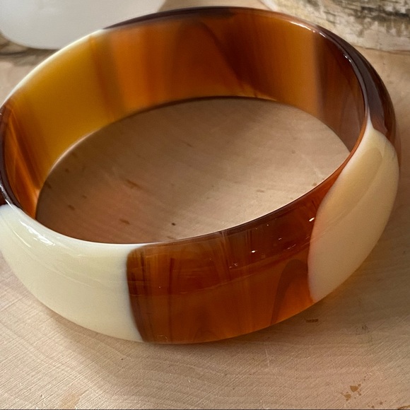 VTG- Cream & Root Beer Banded Thermoset Lucite Bangle Bracelet - Picture 6 of 8